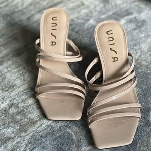 Unisa Tan Strappy Sandal block Heels Size 10